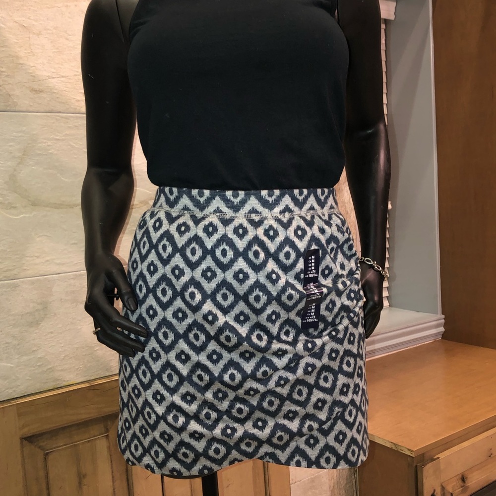 NWT—Gap Tulip Hem Knit Mini Skirt